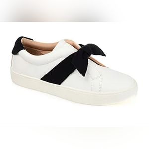 Journee Collection Womens Ash Slip-On Shoe